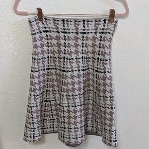 Classic Black and White A-Line Mini Skirt